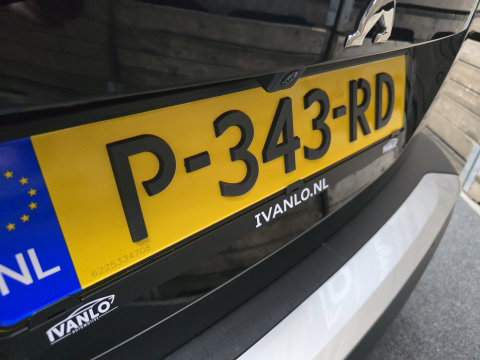 Peugeot e-2008 EV Allure Pack 50 kWh Carplay PDC LED Cruise Trekhaak Camera 17"LM