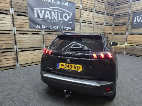 Peugeot e-2008 EV Allure Pack 50 kWh Carplay PDC LED Cruise Trekhaak Camera 17"LM