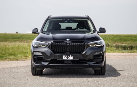 BMW X5 xDrive45e Executive CARPLAY / CAMERA / DEALER ONDERHOUDEN / LEER / STOELVERWARMING / BLACK ON BLACK