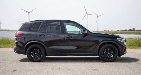 BMW X5 xDrive45e Executive CARPLAY / CAMERA / DEALER ONDERHOUDEN / LEER / STOELVERWARMING / BLACK ON BLACK