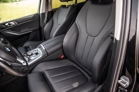 BMW X5 xDrive45e Executive CARPLAY / CAMERA / DEALER ONDERHOUDEN / LEER / STOELVERWARMING / BLACK ON BLACK