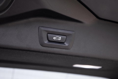 BMW X5 xDrive45e Executive CARPLAY / CAMERA / DEALER ONDERHOUDEN / LEER / STOELVERWARMING / BLACK ON BLACK