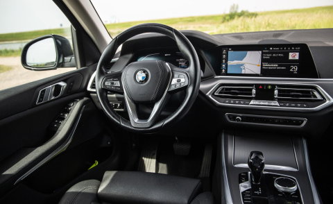 BMW X5 xDrive45e Executive CARPLAY / CAMERA / DEALER ONDERHOUDEN / LEER / STOELVERWARMING / BLACK ON BLACK
