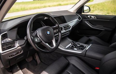 BMW X5 xDrive45e Executive CARPLAY / CAMERA / DEALER ONDERHOUDEN / LEER / STOELVERWARMING / BLACK ON BLACK