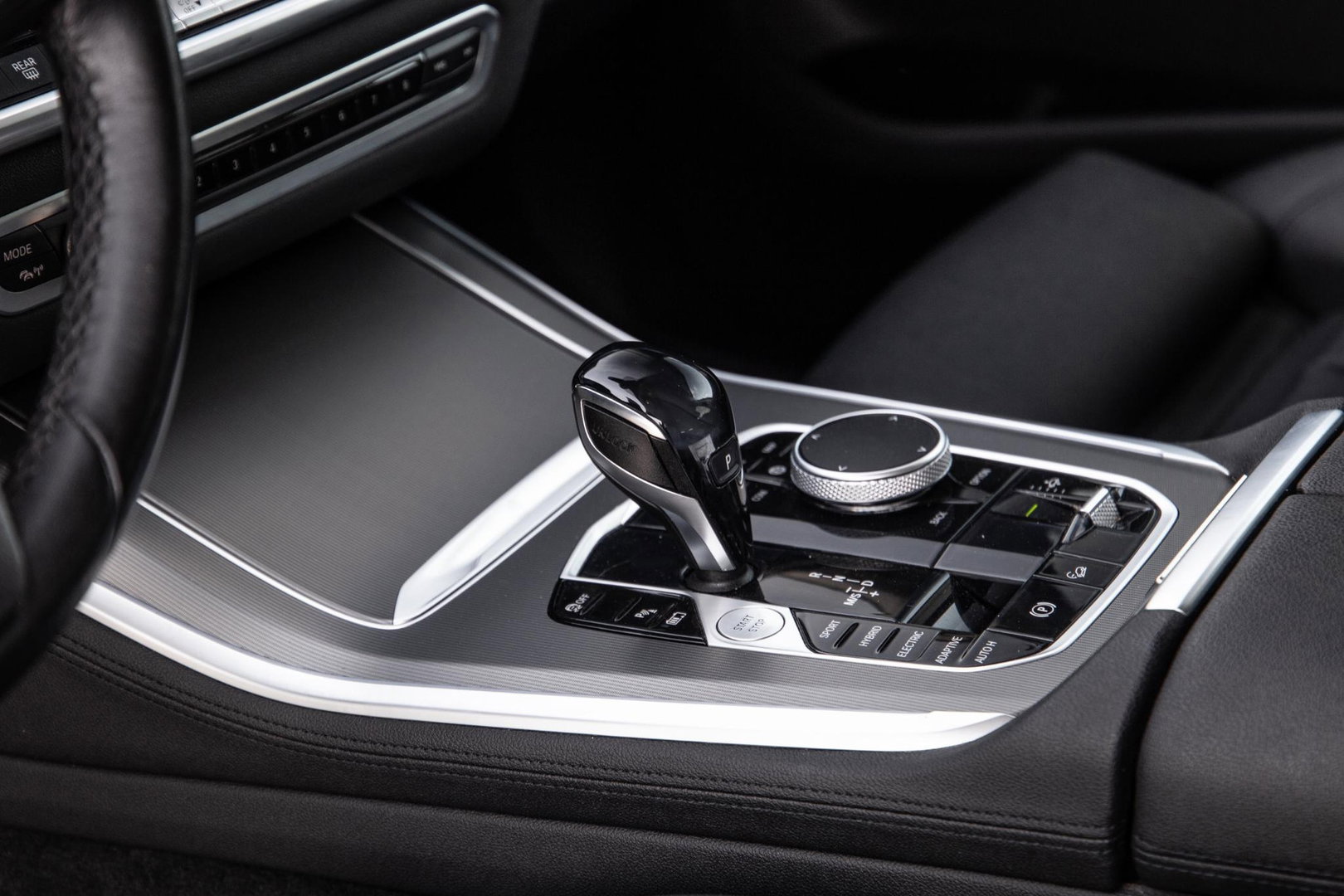BMW X5 xDrive45e Executive CARPLAY / CAMERA / DEALER ONDERHOUDEN / LEER / STOELVERWARMING / BLACK ON BLACK