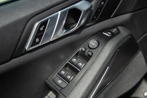 BMW X5 xDrive45e Executive CARPLAY / CAMERA / DEALER ONDERHOUDEN / LEER / STOELVERWARMING / BLACK ON BLACK