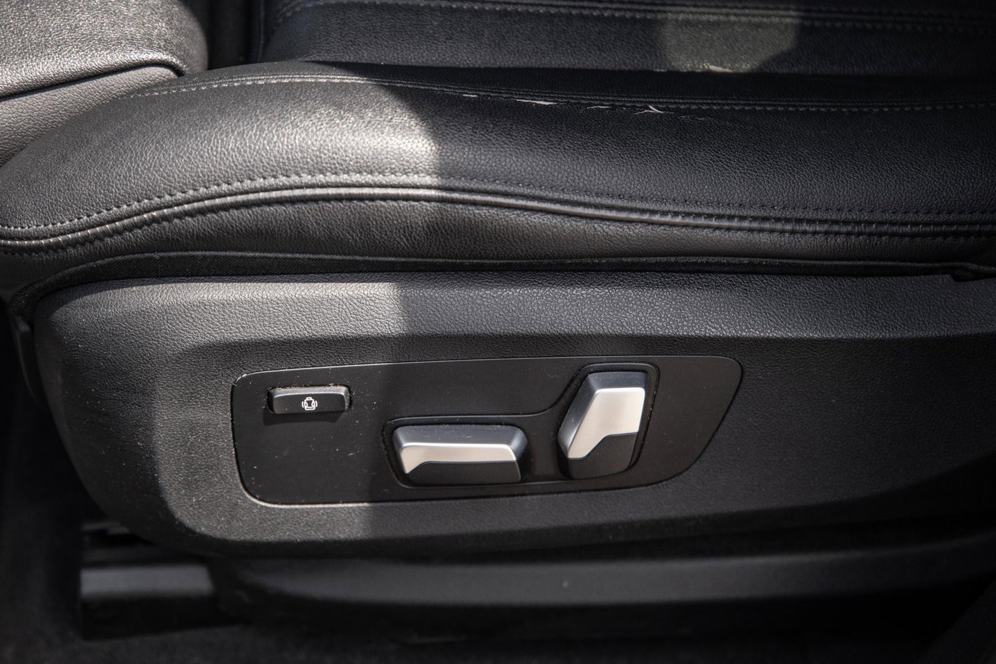 BMW X5 xDrive45e Executive CARPLAY / CAMERA / DEALER ONDERHOUDEN / LEER / STOELVERWARMING / BLACK ON BLACK