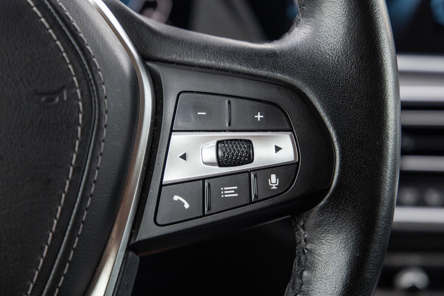 BMW X5 xDrive45e Executive CARPLAY / CAMERA / DEALER ONDERHOUDEN / LEER / STOELVERWARMING / BLACK ON BLACK