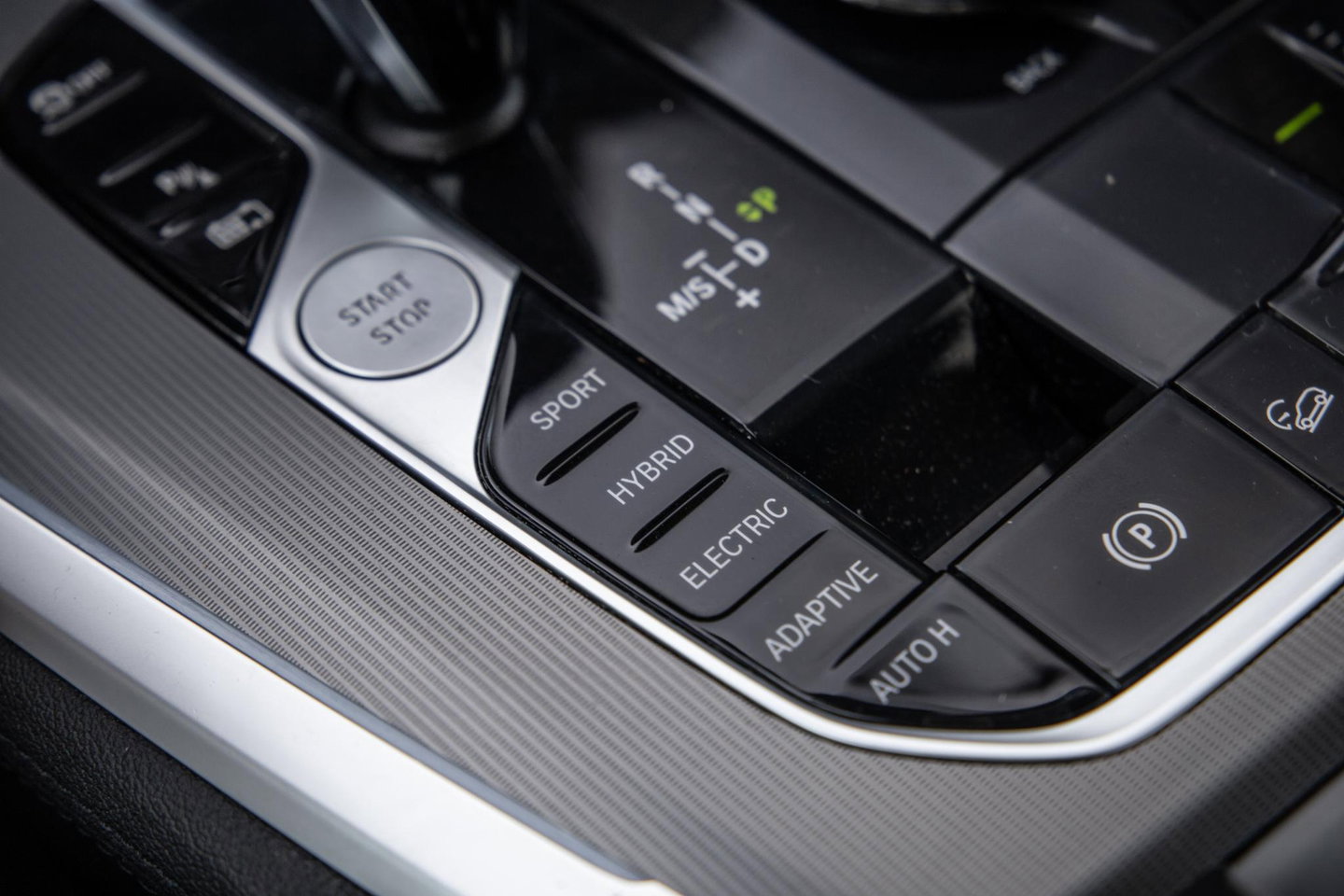 BMW X5 xDrive45e Executive CARPLAY / CAMERA / DEALER ONDERHOUDEN / LEER / STOELVERWARMING / BLACK ON BLACK