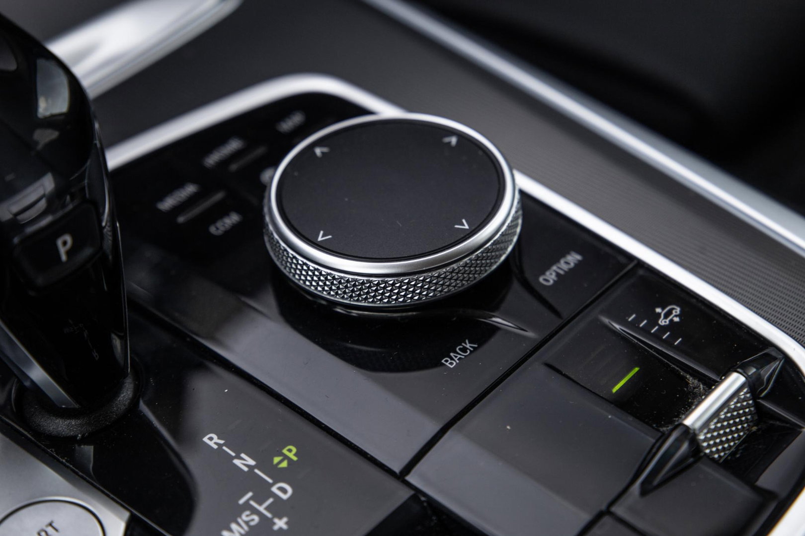 BMW X5 xDrive45e Executive CARPLAY / CAMERA / DEALER ONDERHOUDEN / LEER / STOELVERWARMING / BLACK ON BLACK