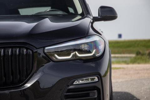BMW X5 xDrive45e Executive CARPLAY / CAMERA / DEALER ONDERHOUDEN / LEER / STOELVERWARMING / BLACK ON BLACK