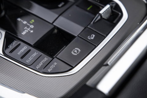 BMW X5 xDrive45e Executive CARPLAY / CAMERA / DEALER ONDERHOUDEN / LEER / STOELVERWARMING / BLACK ON BLACK
