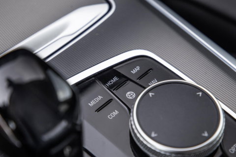 BMW X5 xDrive45e Executive CARPLAY / CAMERA / DEALER ONDERHOUDEN / LEER / STOELVERWARMING / BLACK ON BLACK