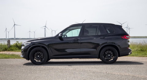 BMW X5 xDrive45e Executive CARPLAY / CAMERA / DEALER ONDERHOUDEN / LEER / STOELVERWARMING / BLACK ON BLACK