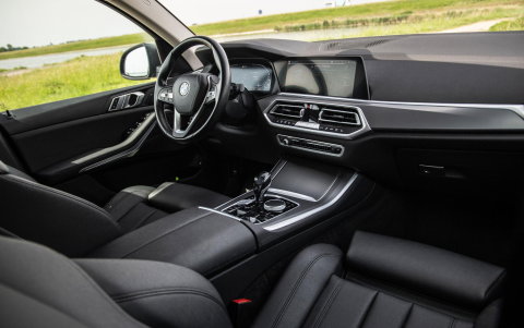 BMW X5 xDrive45e Executive CARPLAY / CAMERA / DEALER ONDERHOUDEN / LEER / STOELVERWARMING / BLACK ON BLACK