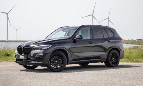 BMW X5 xDrive45e Executive CARPLAY / CAMERA / DEALER ONDERHOUDEN / LEER / STOELVERWARMING / BLACK ON BLACK