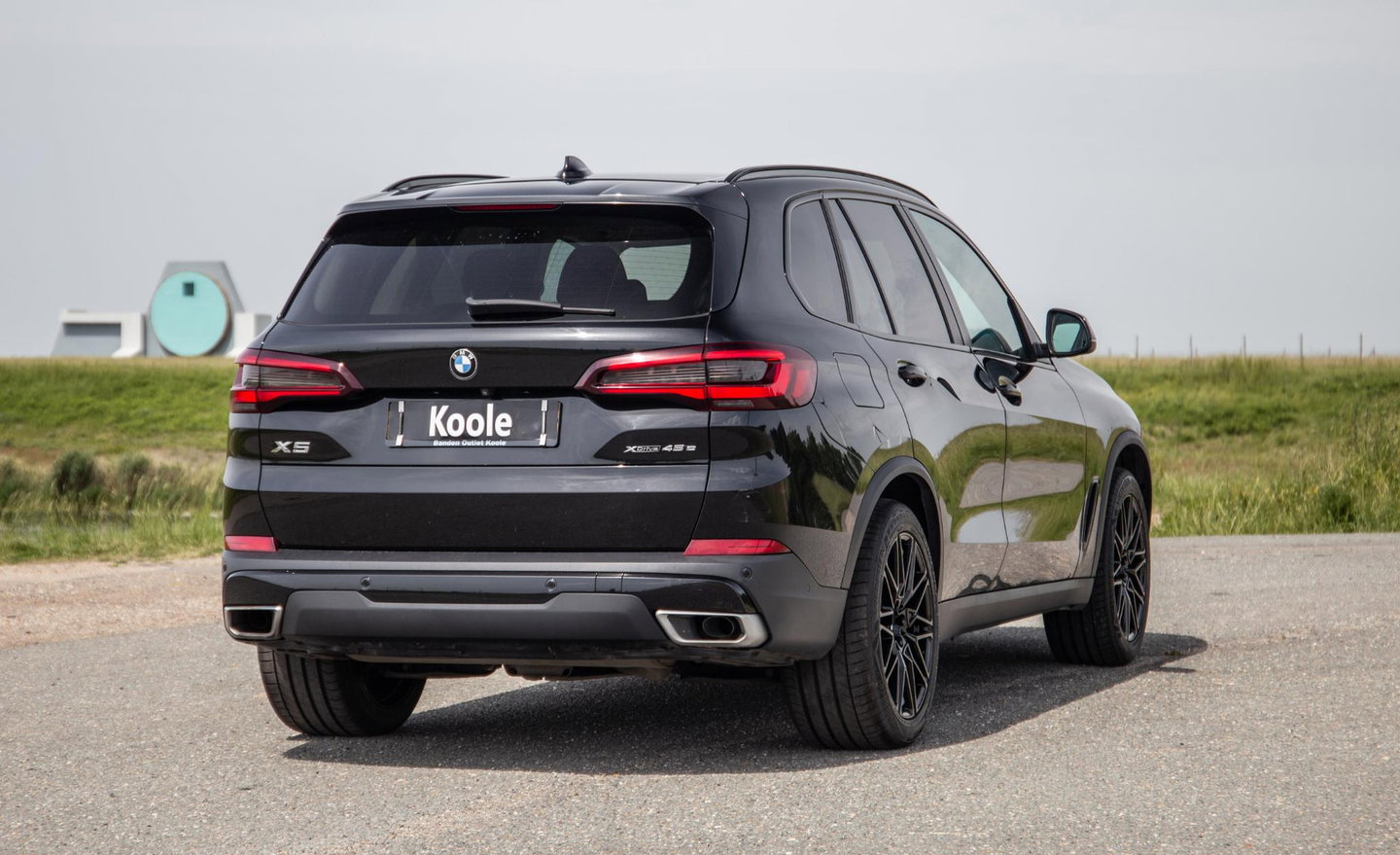 BMW X5 xDrive45e Executive CARPLAY / CAMERA / DEALER ONDERHOUDEN / LEER / STOELVERWARMING / BLACK ON BLACK