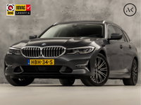 BMW 3 Serie - 320e High Executive 204Pk Automaat (PANORAMADAK, HEAD-UP DISPLAY, MEMORY SEATS, LASER KOPLAMPEN, LEDER, STUUR/STOELVERWARMING, 360 CAMERA, APPLE CARPLAY, SFEERVERLICHTING, GETINT GLAS, NIEUWSTAAT)
