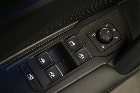 Volkswagen Tiguan 1.5 eHybrid R-Line Edition Stoelventilatie Leder Wegklapbare trekhaak