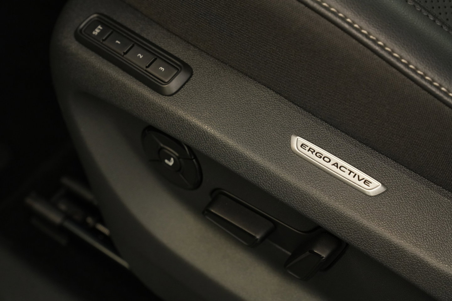 Volkswagen Tiguan 1.5 eHybrid R-Line Edition Stoelventilatie Leder Wegklapbare trekhaak