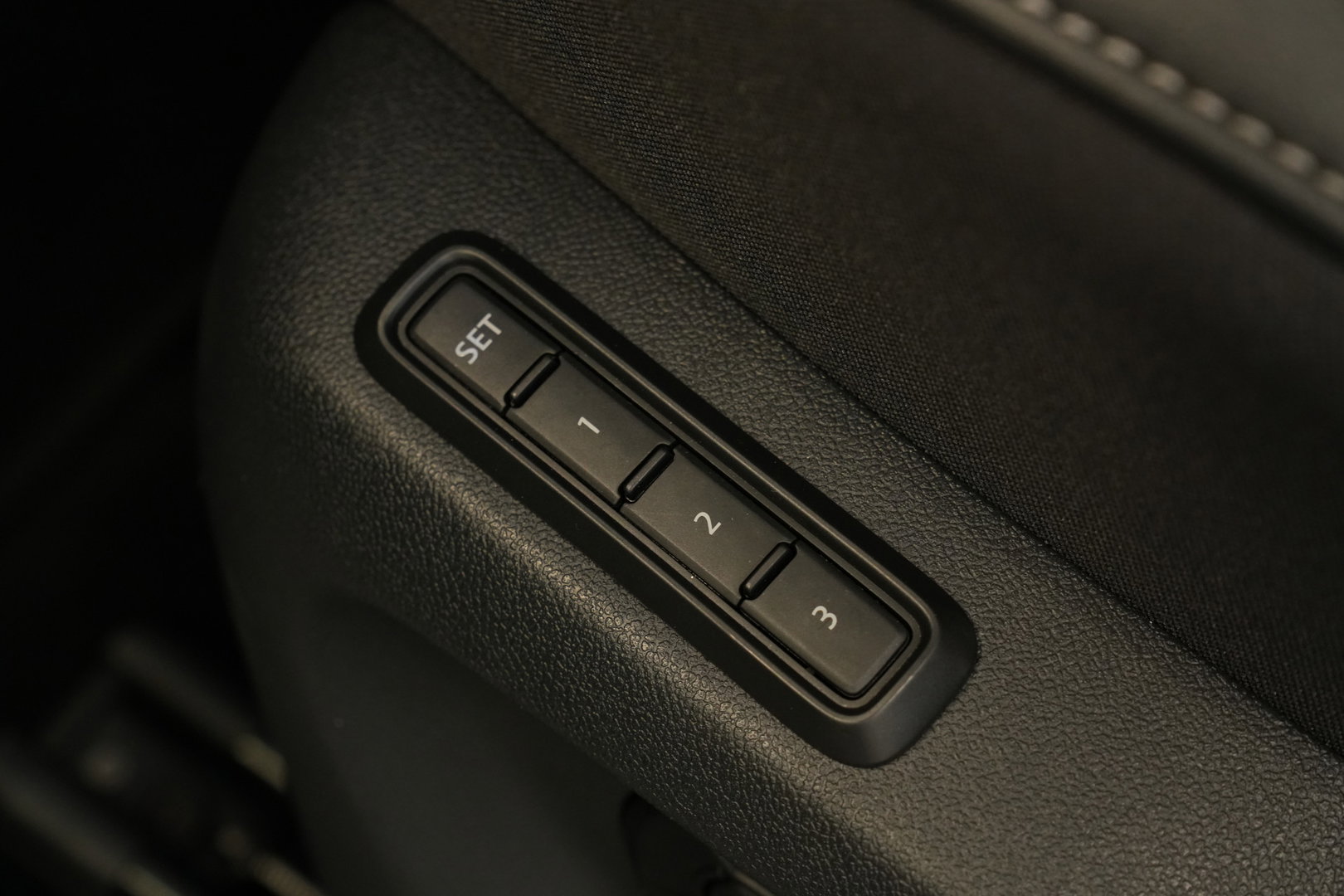 Volkswagen Tiguan 1.5 eHybrid R-Line Edition Stoelventilatie Leder Wegklapbare trekhaak