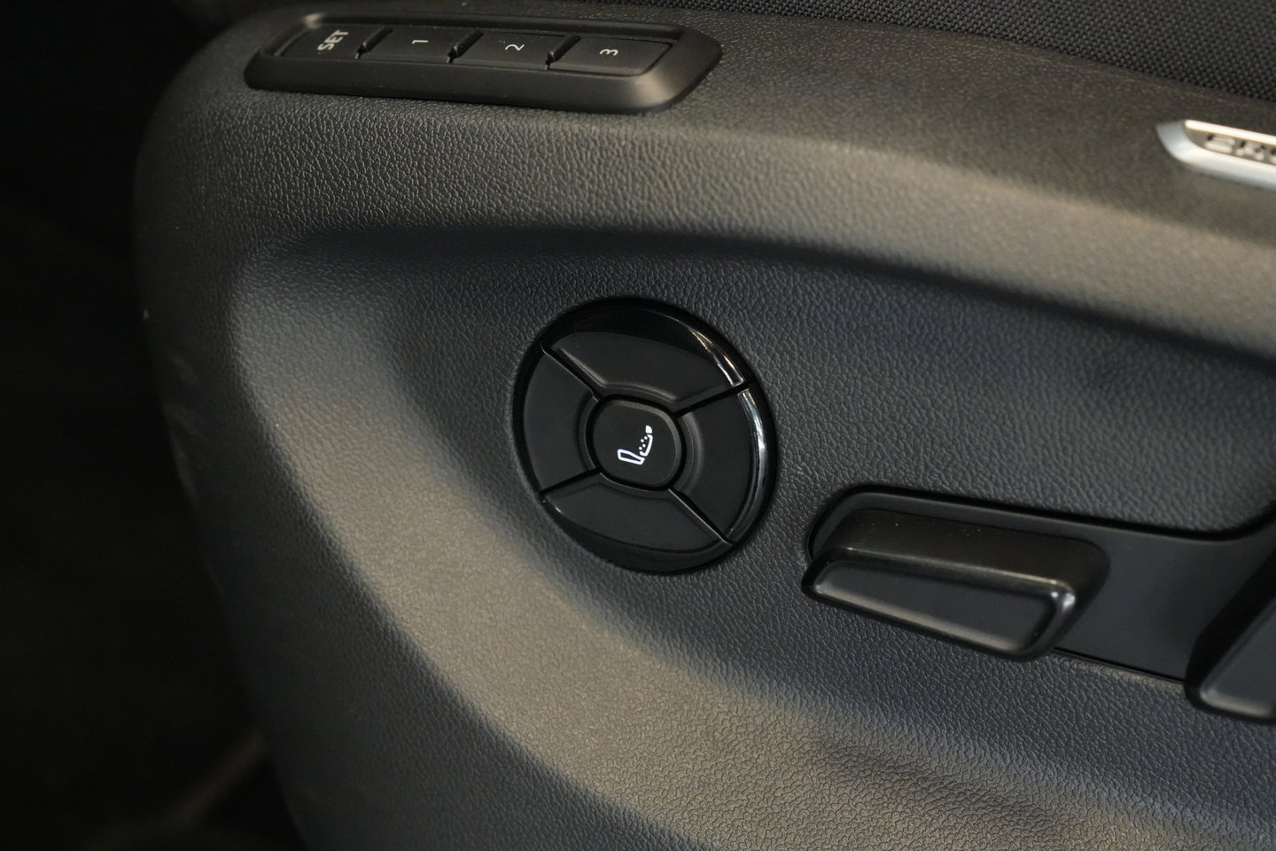 Volkswagen Tiguan 1.5 eHybrid R-Line Edition Stoelventilatie Leder Wegklapbare trekhaak