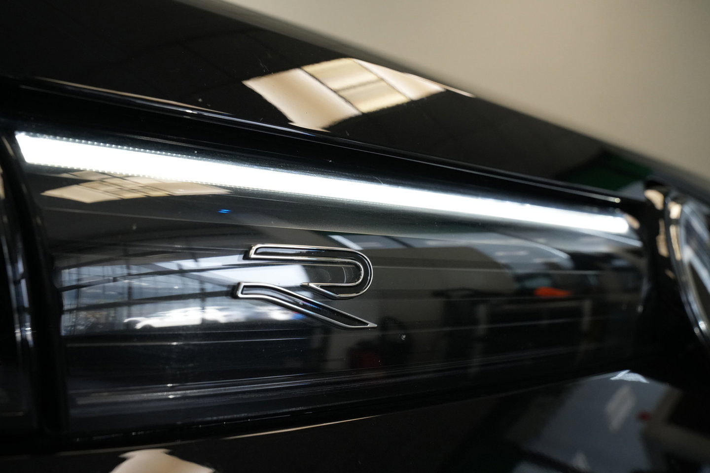 Volkswagen Tiguan 1.5 eHybrid R-Line Edition Stoelventilatie Leder Wegklapbare trekhaak