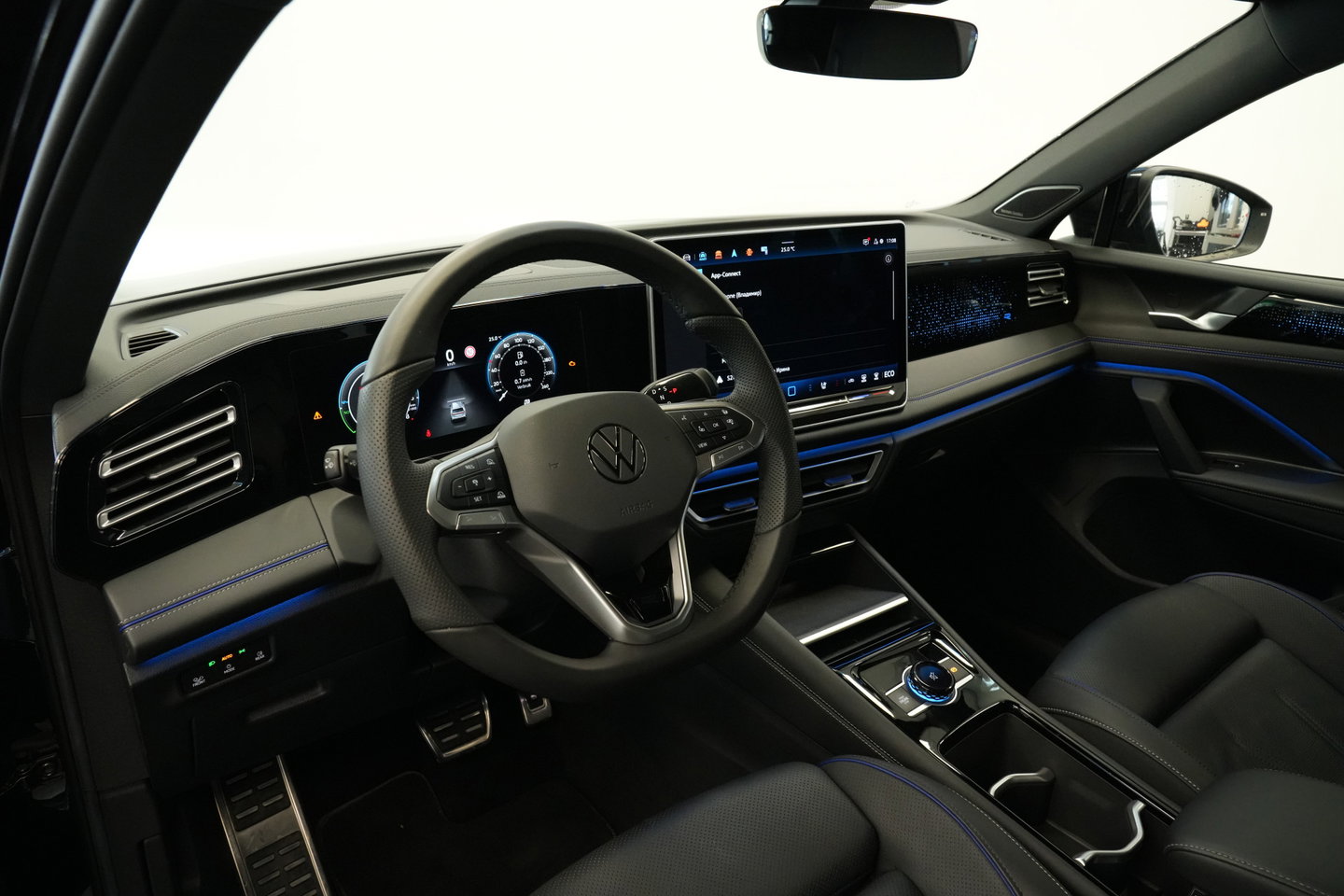 Volkswagen Tiguan 1.5 eHybrid R-Line Edition Stoelventilatie Leder Wegklapbare trekhaak