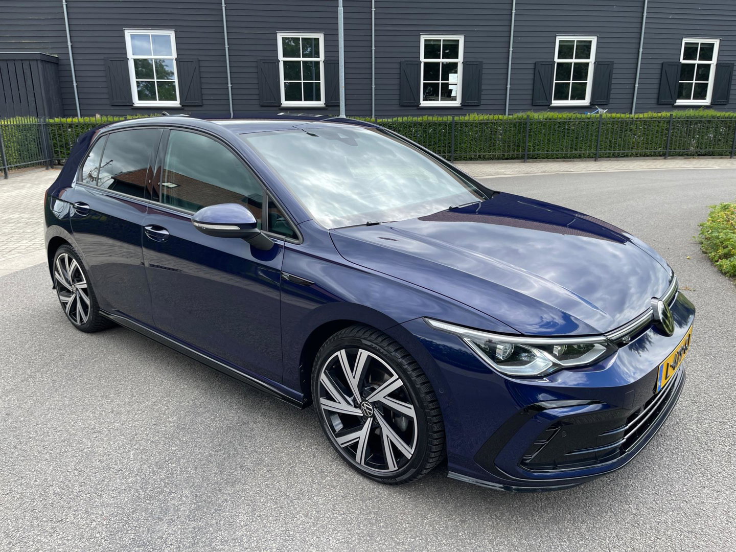 Volkswagen Golf 1.5 TSI R-Line Virtual Ambientlicht Camra IQ Light Matrix LED