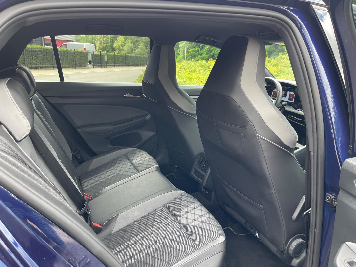 Volkswagen Golf 1.5 TSI R-Line Virtual Ambientlicht Camra IQ Light Matrix LED