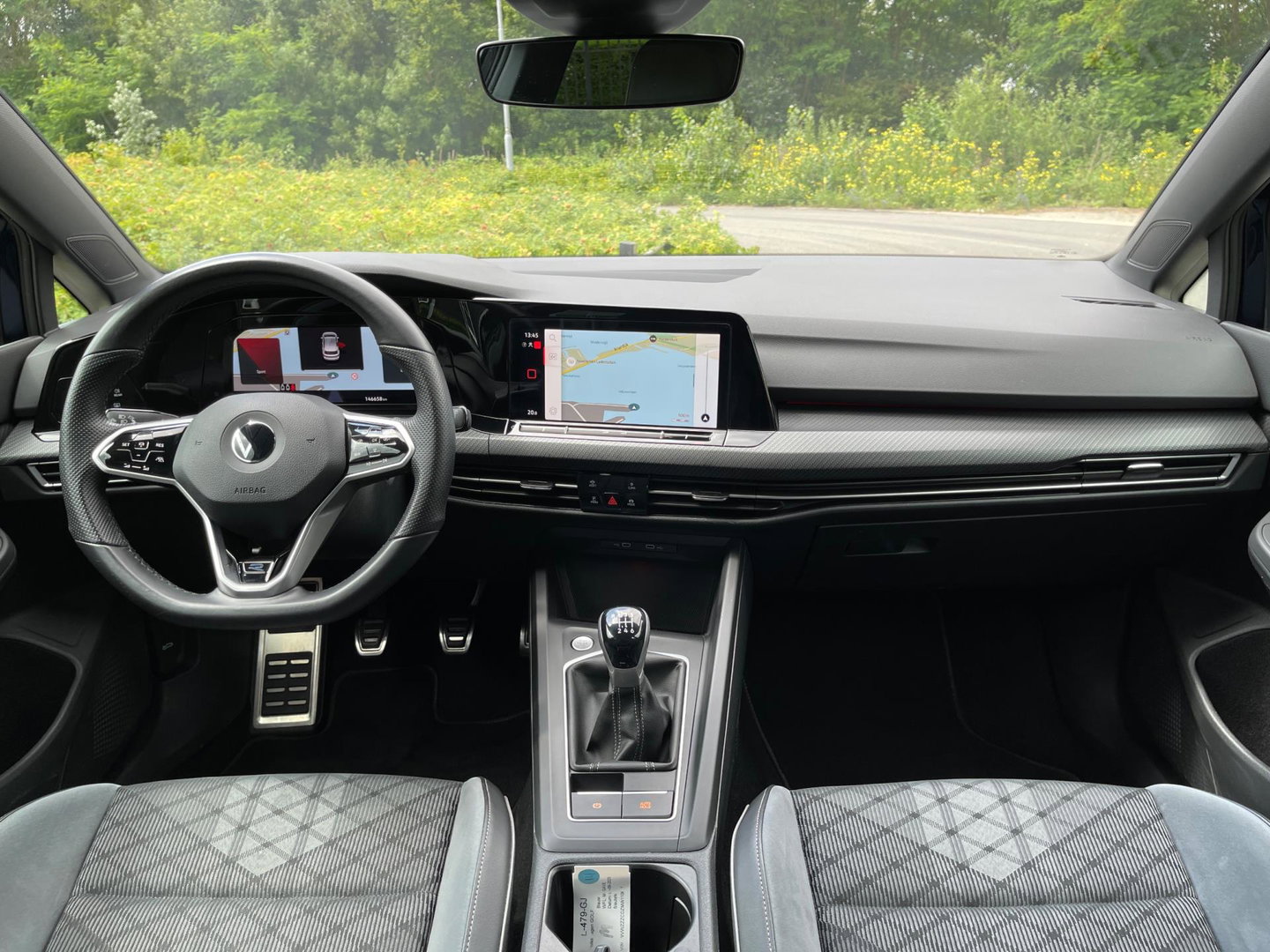 Volkswagen Golf 1.5 TSI R-Line Virtual Ambientlicht Camra IQ Light Matrix LED
