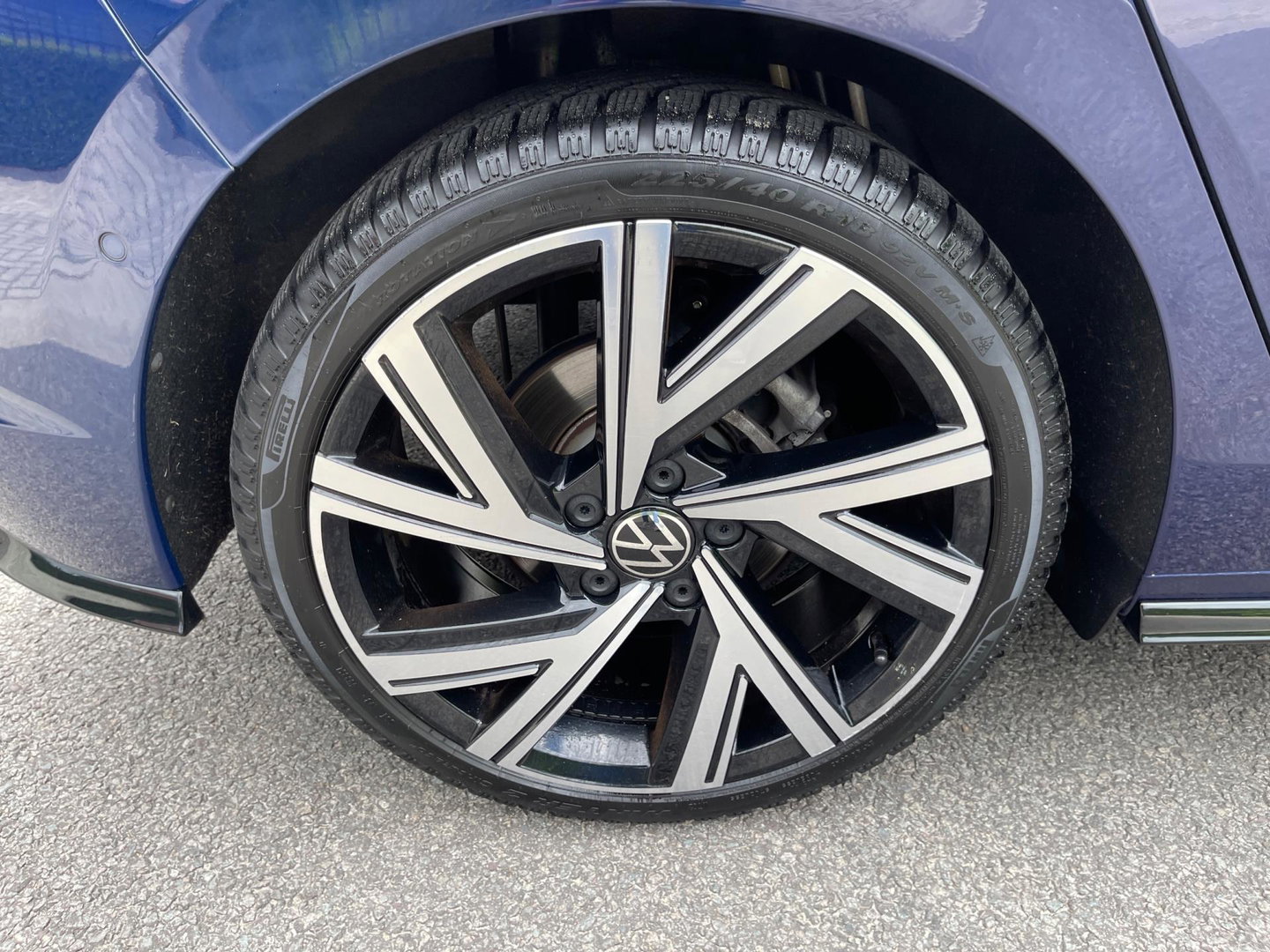 Volkswagen Golf 1.5 TSI R-Line Virtual Ambientlicht Camra IQ Light Matrix LED