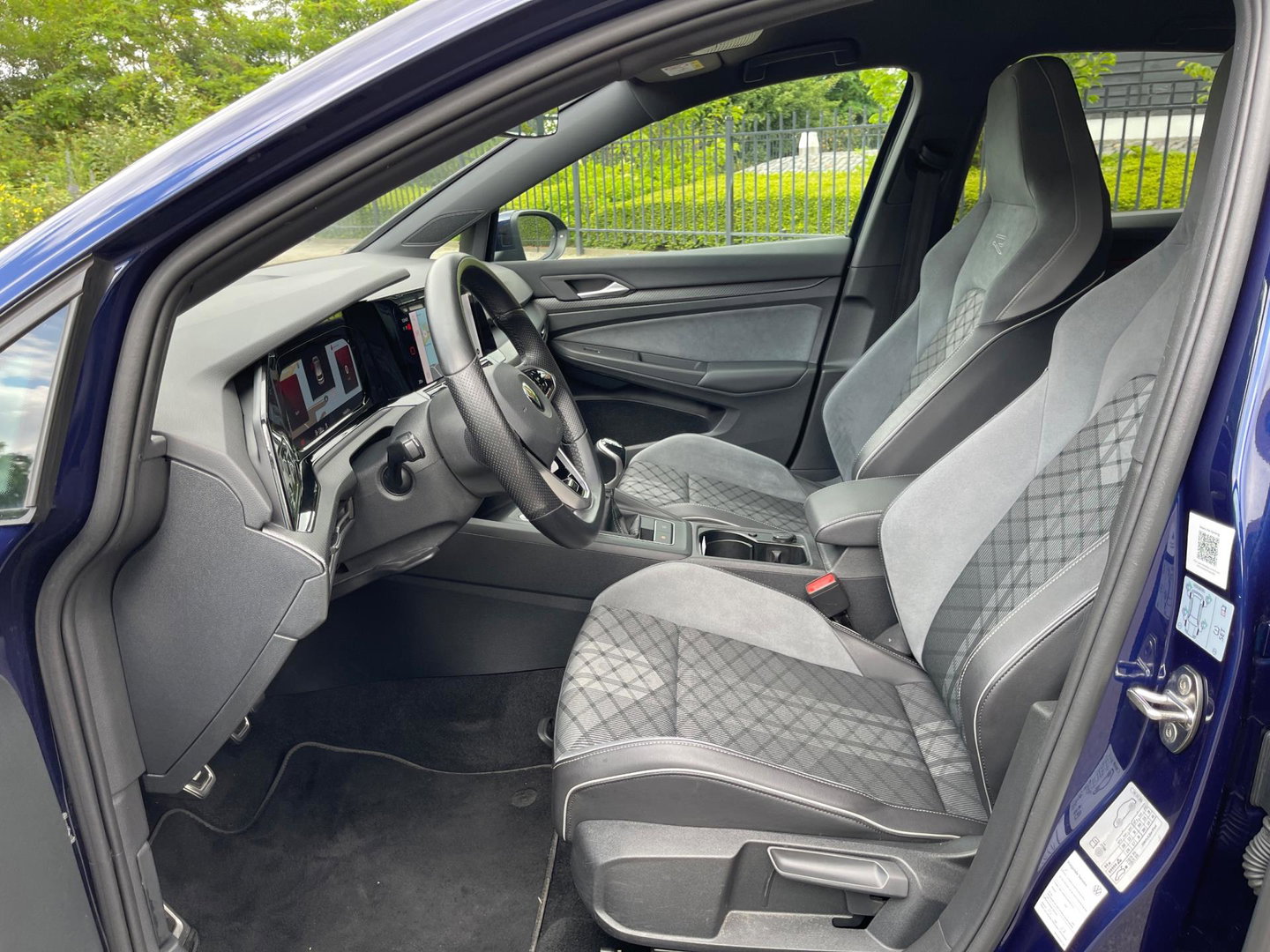 Volkswagen Golf 1.5 TSI R-Line Virtual Ambientlicht Camra IQ Light Matrix LED