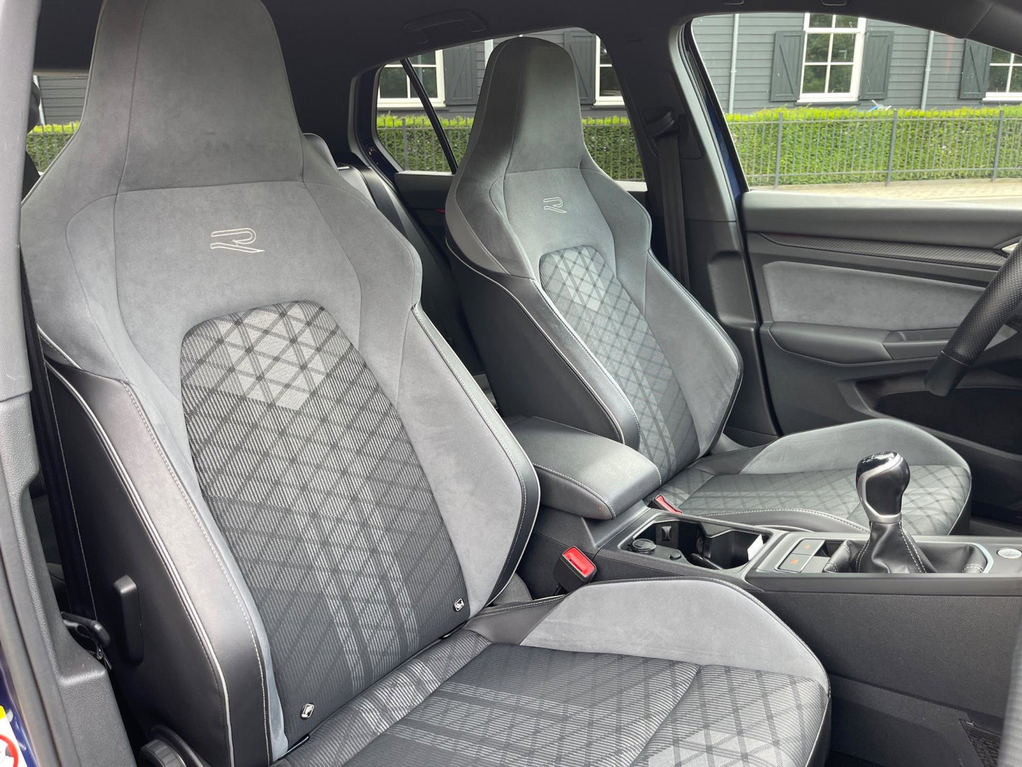 Volkswagen Golf 1.5 TSI R-Line Virtual Ambientlicht Camra IQ Light Matrix LED