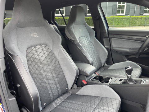 Volkswagen Golf 1.5 TSI R-Line Virtual Ambientlicht Camra IQ Light Matrix LED