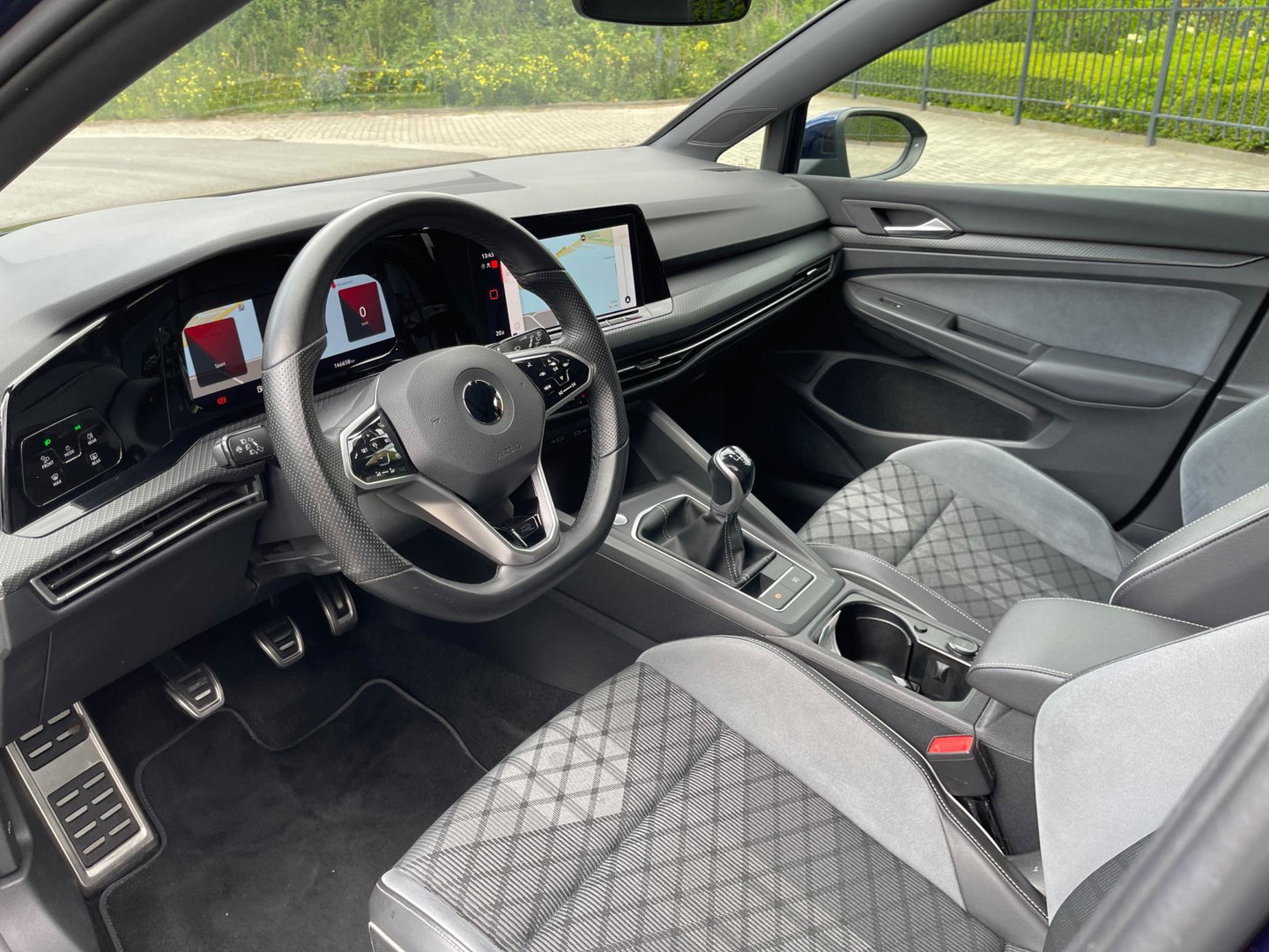 Volkswagen Golf 1.5 TSI R-Line Virtual Ambientlicht Camra IQ Light Matrix LED