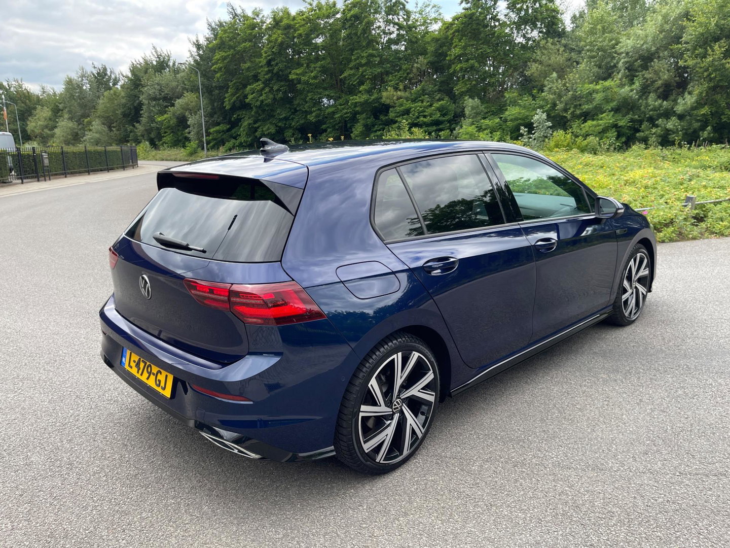 Volkswagen Golf 1.5 TSI R-Line Virtual Ambientlicht Camra IQ Light Matrix LED