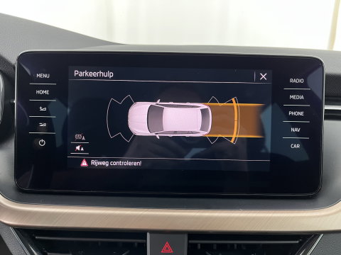 Škoda Scala 1.0 TSI Business Edition (INCL.BTW) Aut. *FULL-LED | DIGI-COCKPIT | HEATED-COMFORTSEATS | CARPLAY | LANE-ASSIST | NAVI-FULLMAP | ECC | PDC | CRUISE | 18''ALU*