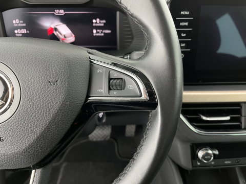 Škoda Scala 1.0 TSI Business Edition (INCL.BTW) Aut. *FULL-LED | DIGI-COCKPIT | HEATED-COMFORTSEATS | CARPLAY | LANE-ASSIST | NAVI-FULLMAP | ECC | PDC | CRUISE | 18''ALU*