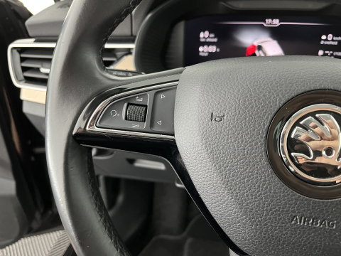 Škoda Scala 1.0 TSI Business Edition (INCL.BTW) Aut. *FULL-LED | DIGI-COCKPIT | HEATED-COMFORTSEATS | CARPLAY | LANE-ASSIST | NAVI-FULLMAP | ECC | PDC | CRUISE | 18''ALU*