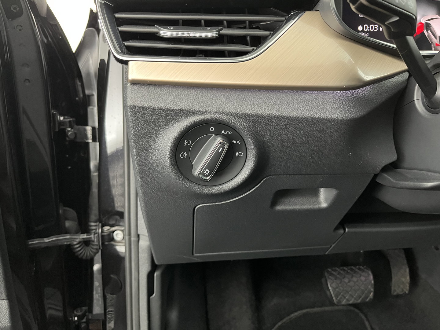 Škoda Scala 1.0 TSI Business Edition (INCL.BTW) Aut. *FULL-LED | DIGI-COCKPIT | HEATED-COMFORTSEATS | CARPLAY | LANE-ASSIST | NAVI-FULLMAP | ECC | PDC | CRUISE | 18''ALU*