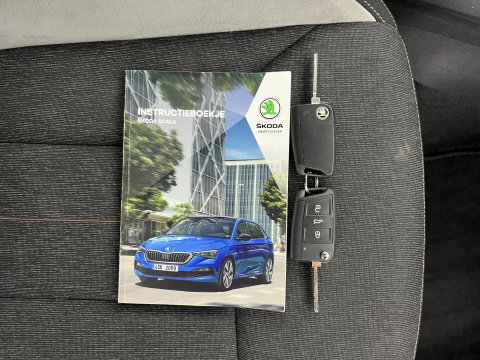 Škoda Scala 1.0 TSI Business Edition (INCL.BTW) Aut. *FULL-LED | DIGI-COCKPIT | HEATED-COMFORTSEATS | CARPLAY | LANE-ASSIST | NAVI-FULLMAP | ECC | PDC | CRUISE | 18''ALU*