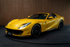 Ferrari 812 GTS - 6.5 V12 HELE Full carbon  360° Lift Passenger display Painted Ferrari Shields Full PPF