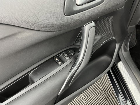 Citroën DS4 1.6 BlueHDi Business *LEATHER-FABRIC | MASSAGE-SPORTSEATS | DENON-AUDIO | NAVI-FULLMAP | BLINDSPOT | PRIVACY-GLASS | ECC | PDC | CRUISE | TOWBAR | 17''ALU*