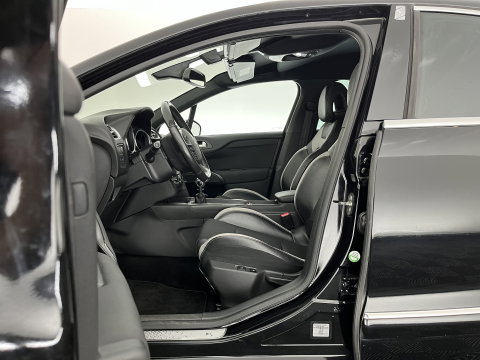 Citroën DS4 1.6 BlueHDi Business *LEATHER-FABRIC | MASSAGE-SPORTSEATS | DENON-AUDIO | NAVI-FULLMAP | BLINDSPOT | PRIVACY-GLASS | ECC | PDC | CRUISE | TOWBAR | 17''ALU*