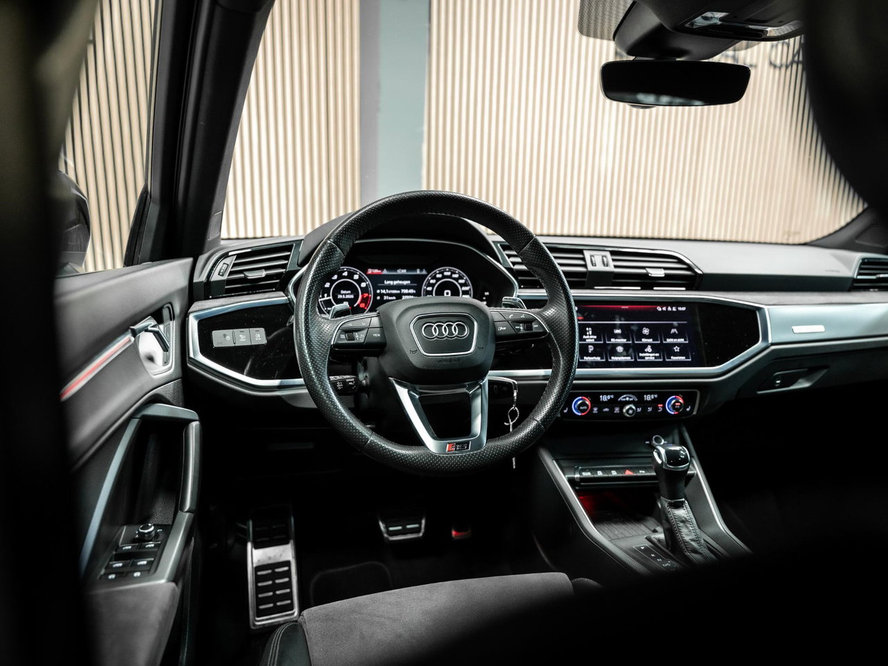 Audi RSQ3