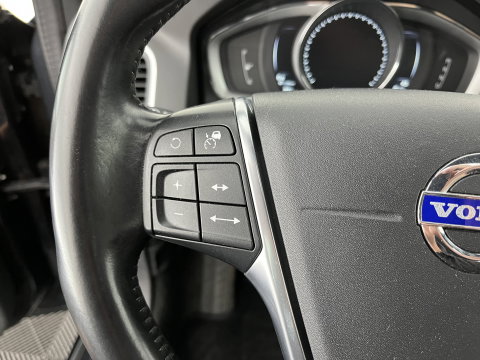 Volvo XC60 2.0 D4 FWD Summum Aut. *PANO | ADAPTIVE-CRUISE | LEATHER | XENON | BLIS | MEMORY-PACK | NAVI-FULLMAP | ECC | PDC | 18''ALU | TOWBAR*