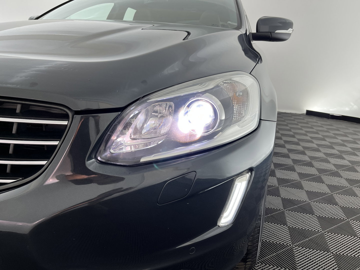 Volvo XC60 2.0 D4 FWD Summum Aut. *PANO | ADAPTIVE-CRUISE | LEATHER | XENON | BLIS | MEMORY-PACK | NAVI-FULLMAP | ECC | PDC | 18''ALU | TOWBAR*