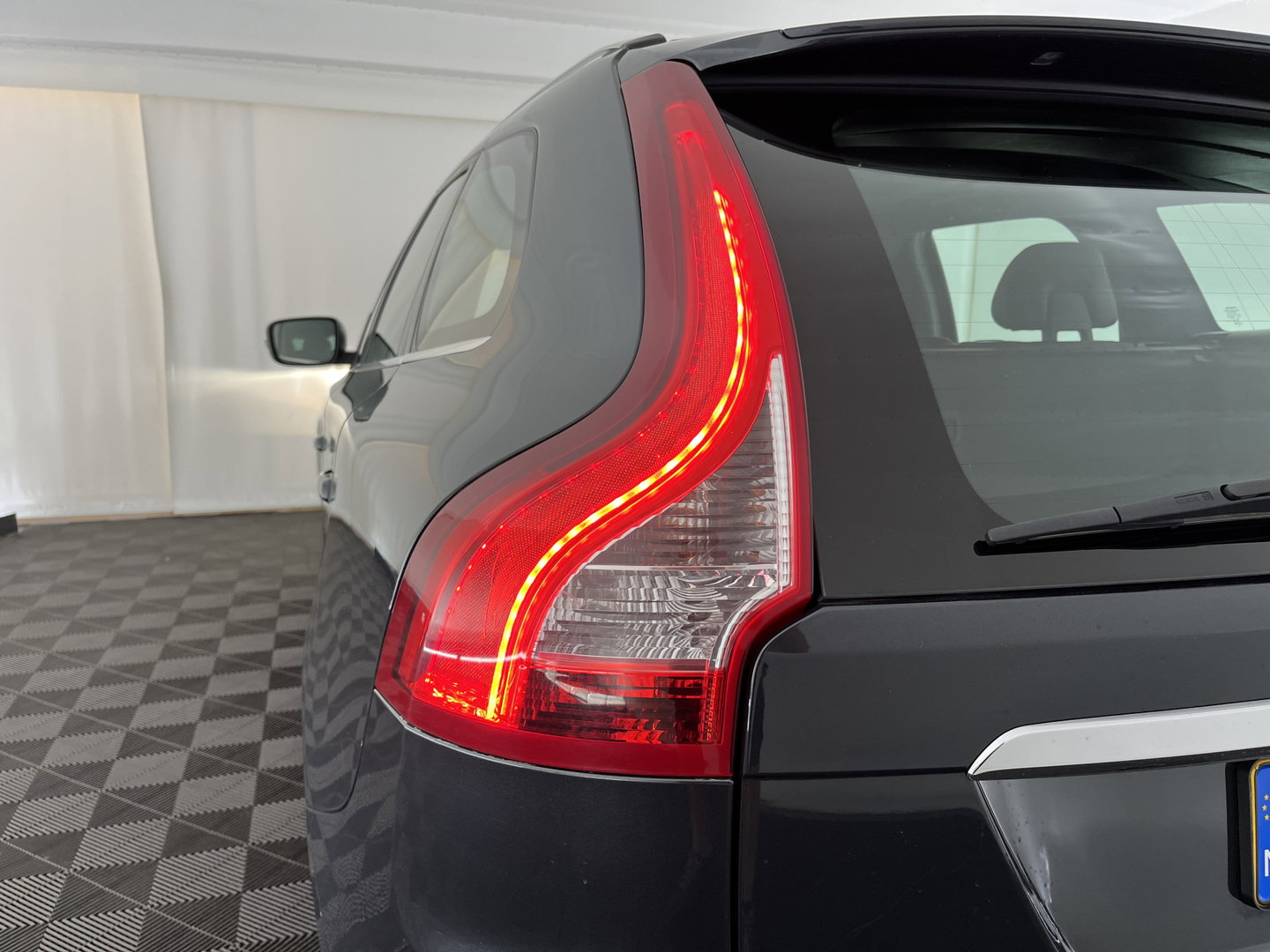 Volvo XC60 2.0 D4 FWD Summum Aut. *PANO | ADAPTIVE-CRUISE | LEATHER | XENON | BLIS | MEMORY-PACK | NAVI-FULLMAP | ECC | PDC | 18''ALU | TOWBAR*