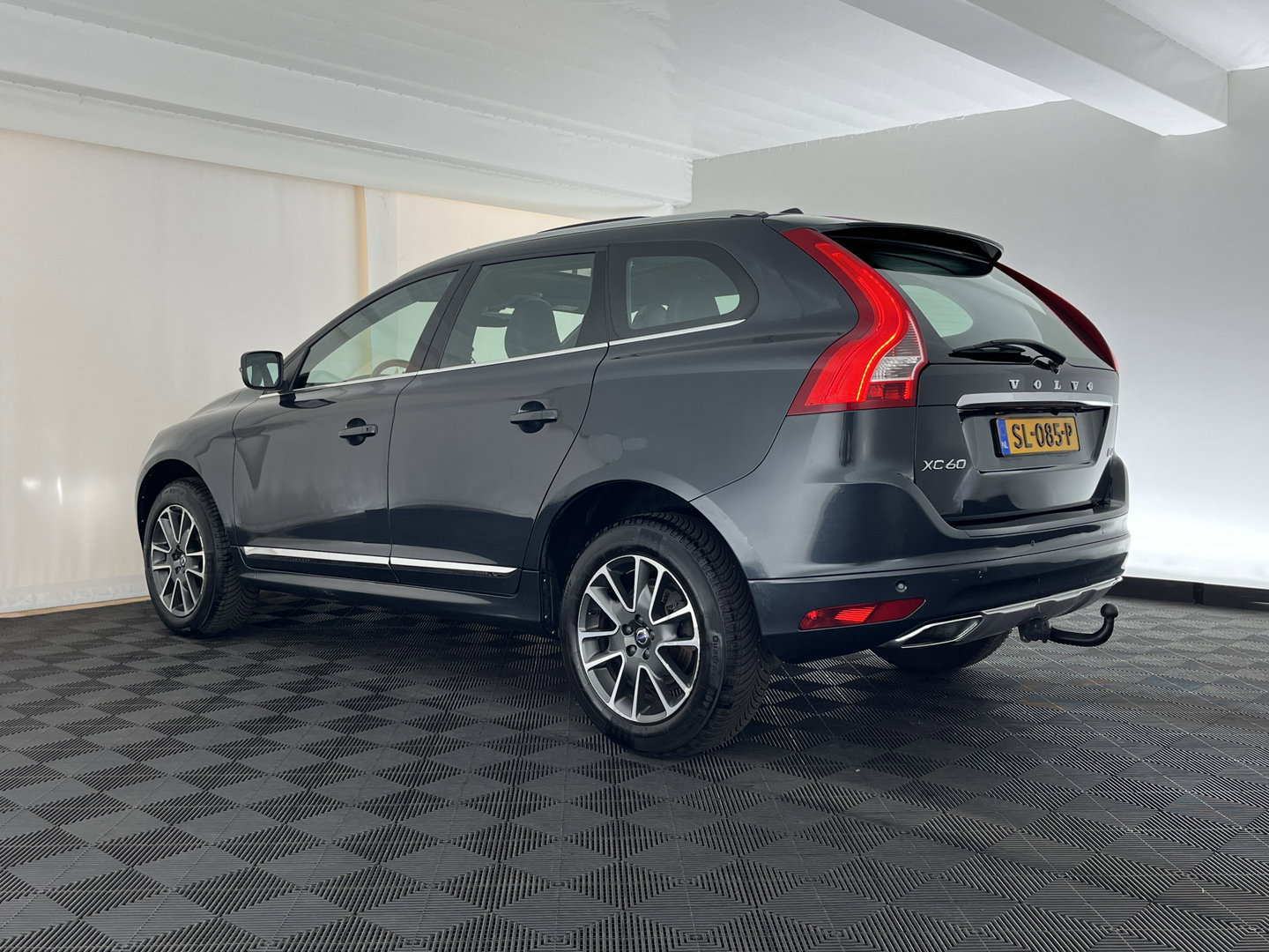 Volvo XC60 2.0 D4 FWD Summum Aut. *PANO | ADAPTIVE-CRUISE | LEATHER | XENON | BLIS | MEMORY-PACK | NAVI-FULLMAP | ECC | PDC | 18''ALU | TOWBAR*